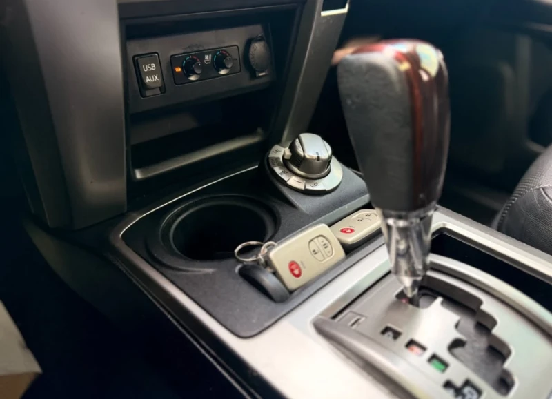 Toyota 4runner LIMITED * * 7 МЕСТА * * CARFAX * * АВТО КРЕДИТ * *, снимка 13 - Автомобили и джипове - 52787383