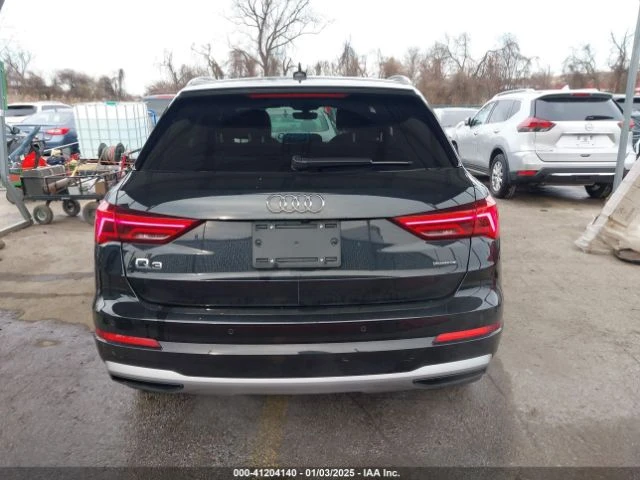 Audi Q3 2.0T PREMIUM, Минимална щета, Сервизна история!, снимка 6 - Автомобили и джипове - 48744529