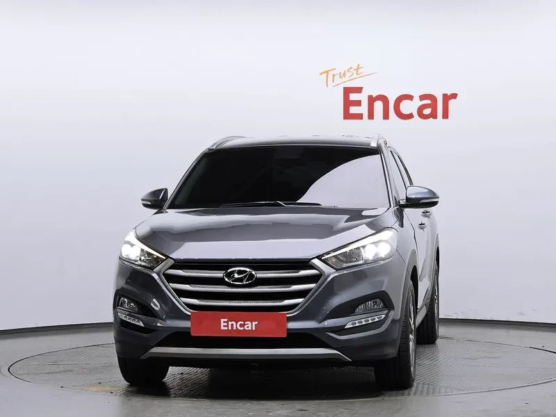 Hyundai Tucson 2.0 CRDi, снимка 3 - Автомобили и джипове - 54258401