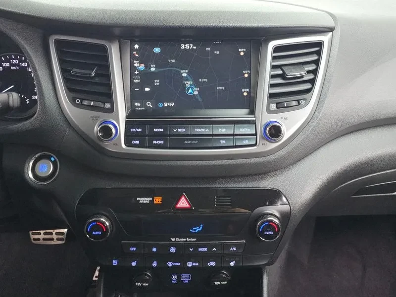 Hyundai Tucson 2.0 CRDi, снимка 14 - Автомобили и джипове - 54258401