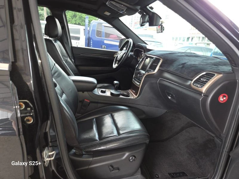 Jeep Cherokee 3.6 Limited| 295к.с.| ВКЛ.ТЕХНОТЕСТ, снимка 10 - Автомобили и джипове - 55644243