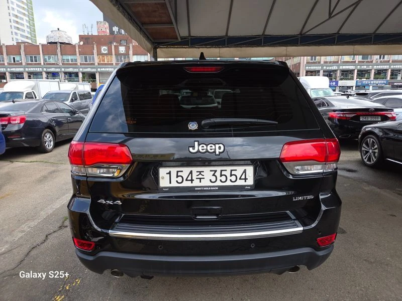Jeep Cherokee 3.6 Limited| 295к.с.| ВКЛ.ТЕХНОТЕСТ, снимка 4 - Автомобили и джипове - 55644243
