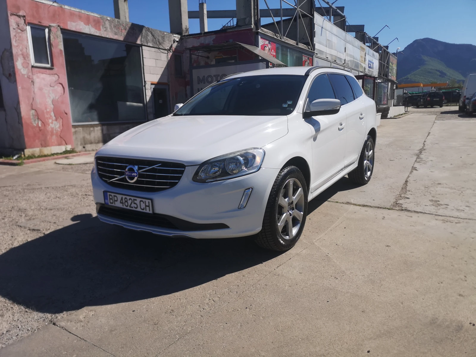 Volvo XC60 2.4тд    4х4.     180к.с - изображение 2