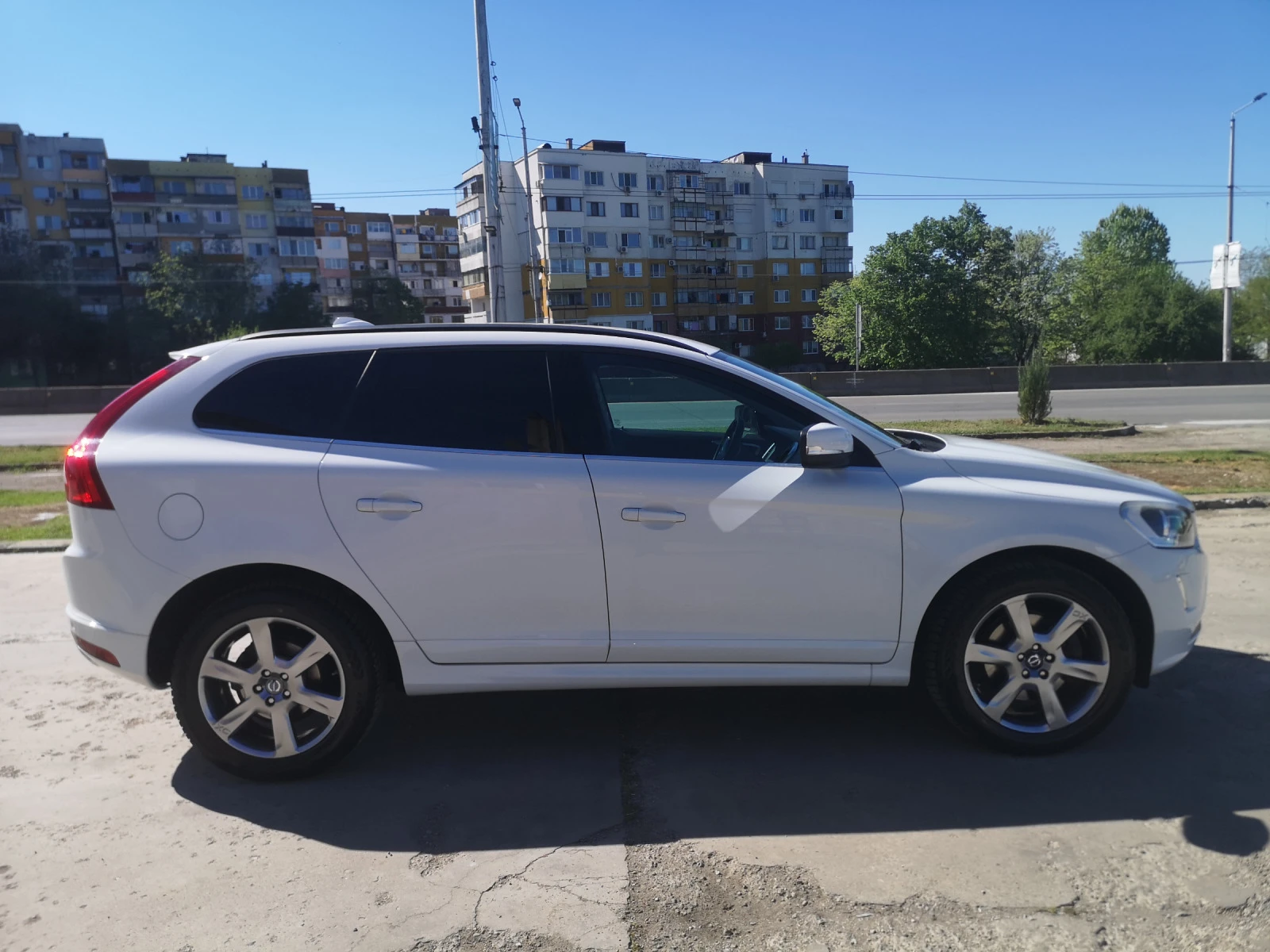 Volvo XC60 2.4тд    4х4.     180к.с - изображение 4