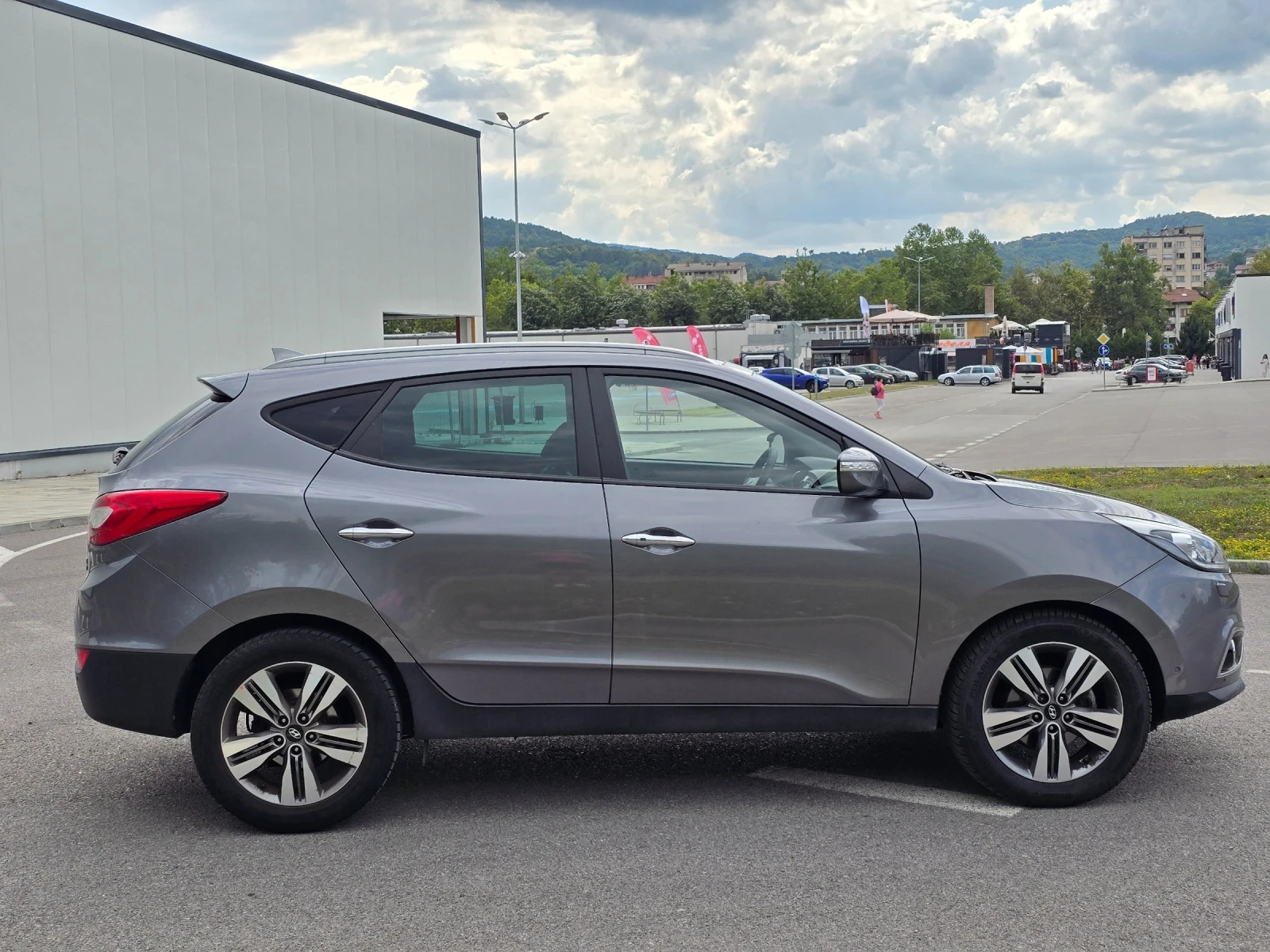 Hyundai IX35 2.0 CRDI 4X4 ШВЕЙЦАРИЯ  - изображение 4