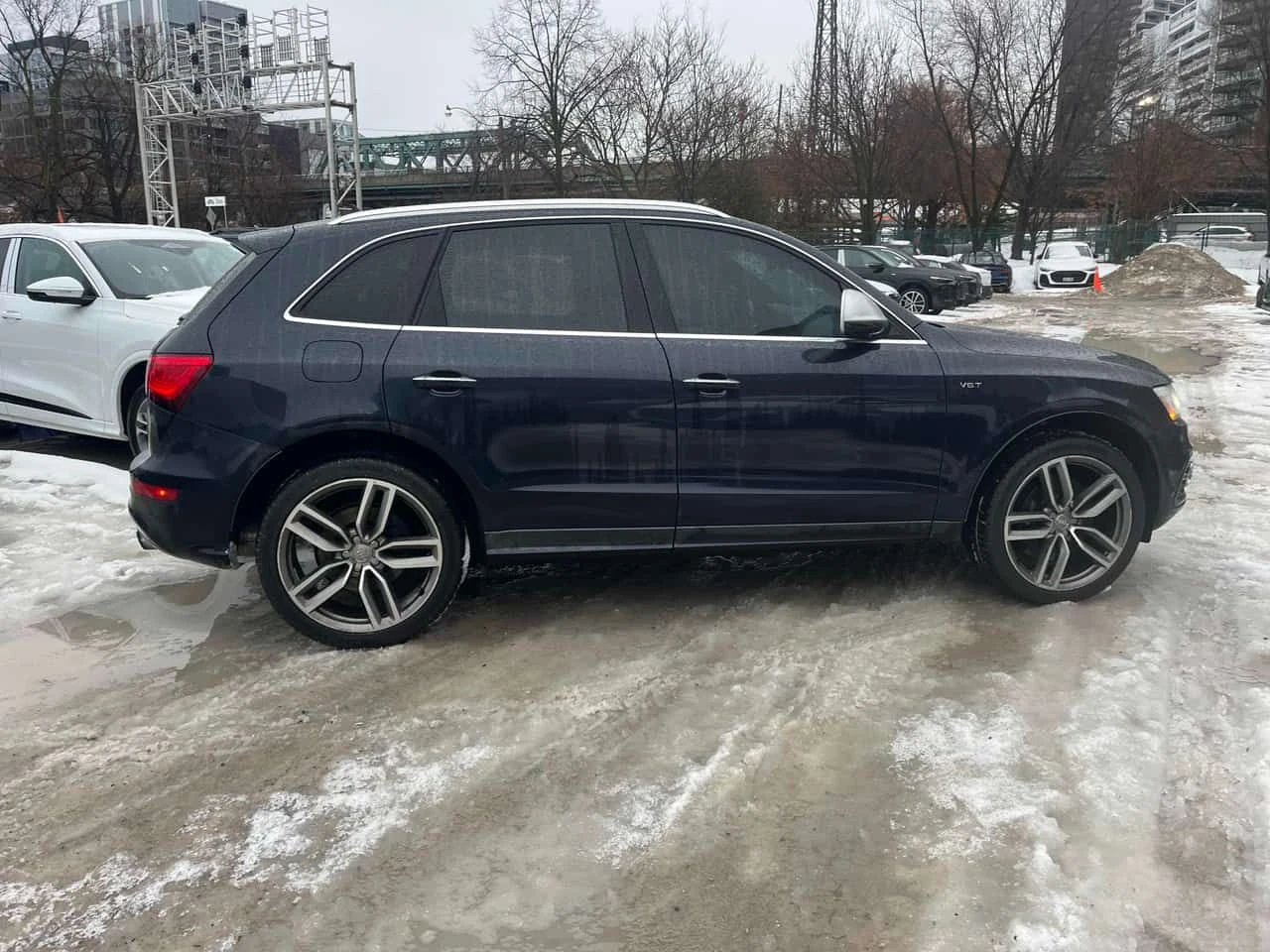 Audi SQ5 * 3.0T Technik * CARFAX * КИЙЛЕС* ОБДУХВАНЕ*  - изображение 3