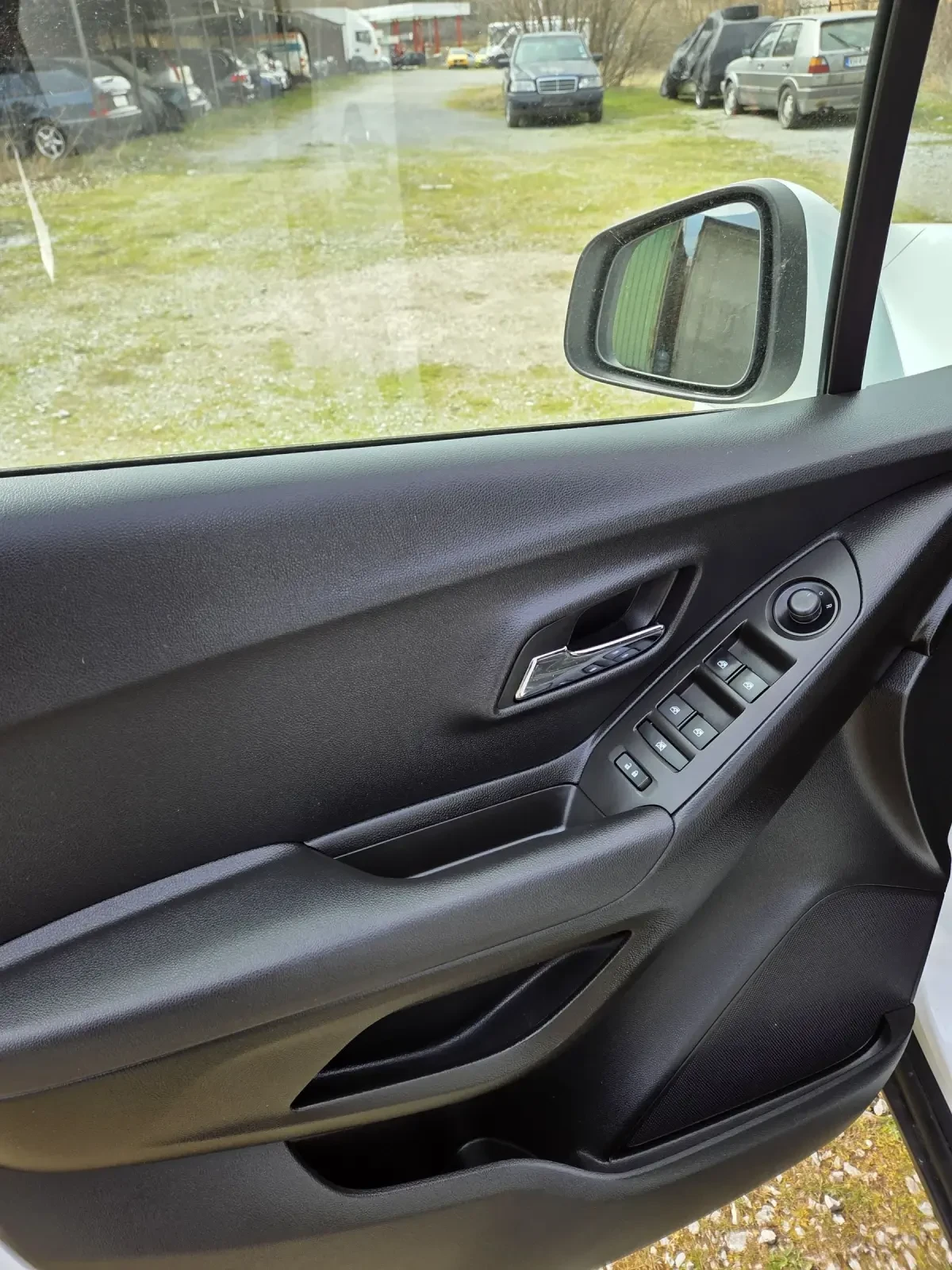 Chevrolet Trax 1.7 cdti 131 k.s 6 skorosti, снимка 11 - Автомобили и джипове - 54057065