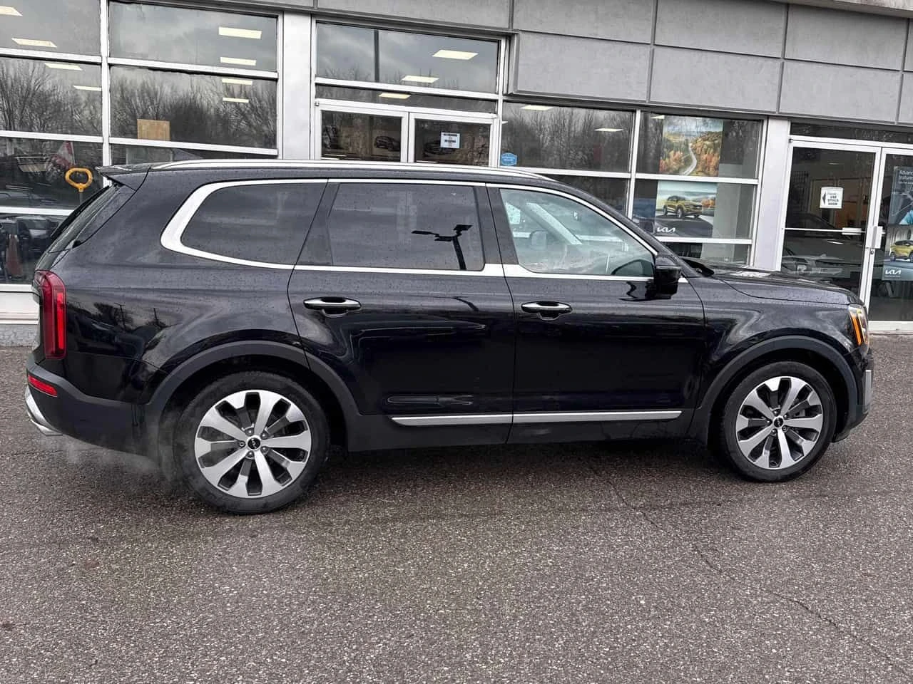 Kia Telluride SX AWD/ПОДГРЕВИ/ШИБИДАХ/ПРЕДСТАВИТЕЛСТВО НА KIA, снимка 4 - Автомобили и джипове - 54184491