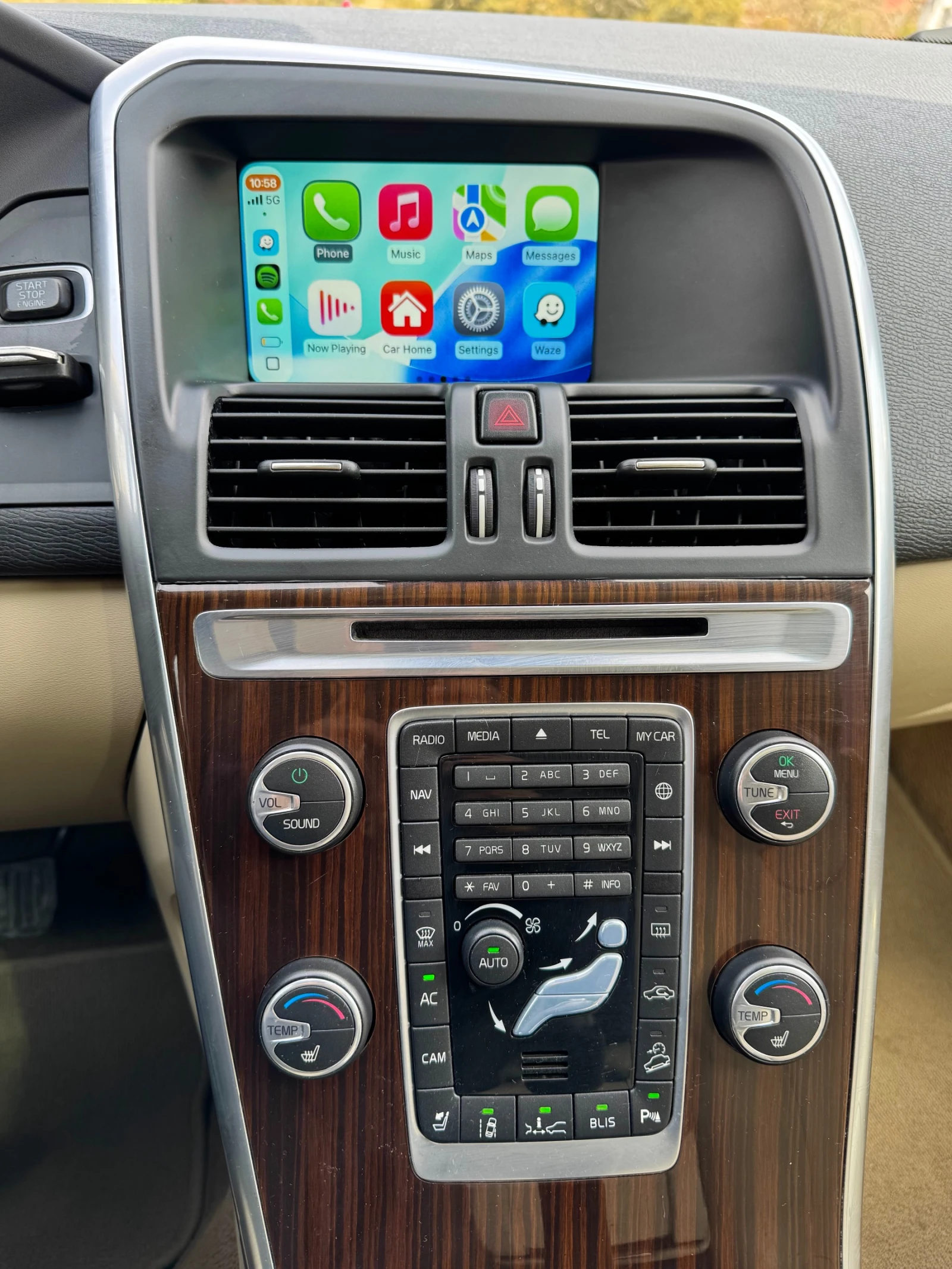 Volvo XC60 3.0 T6 AWD 304 к.с. , снимка 12 - Автомобили и джипове - 54238521