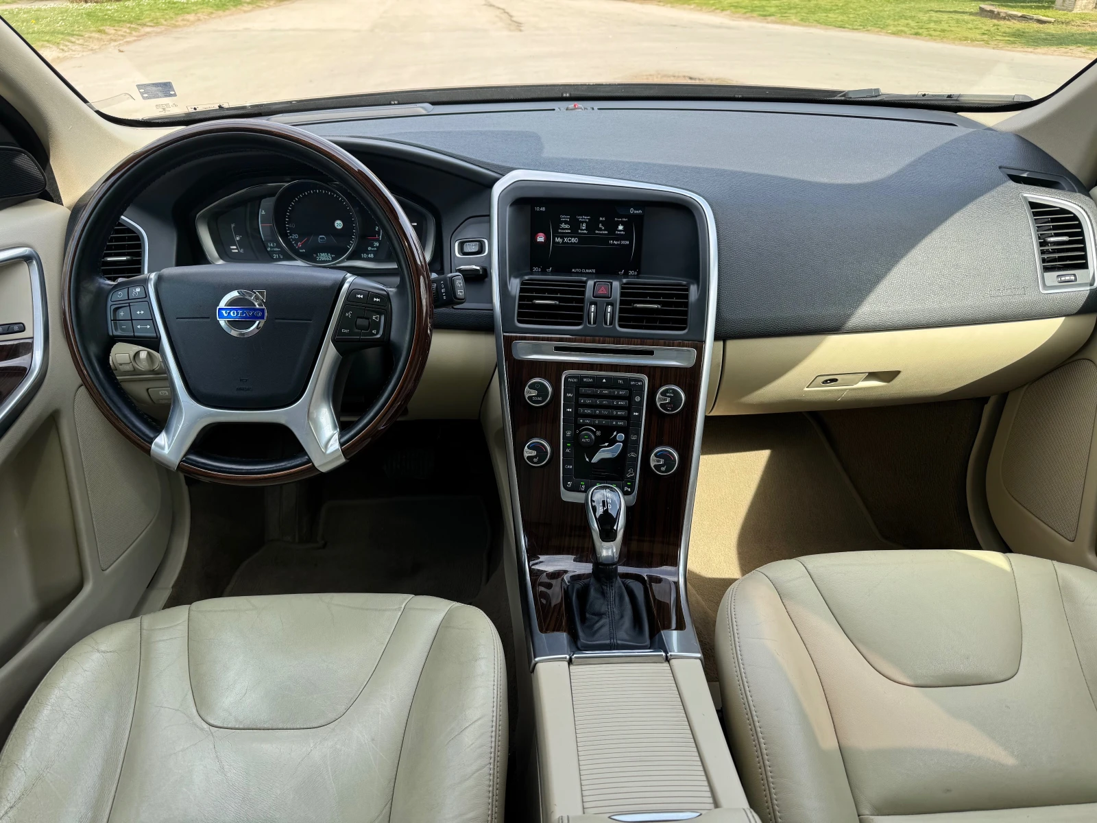 Volvo XC60 3.0 T6 AWD 304 к.с. , снимка 10 - Автомобили и джипове - 54238521