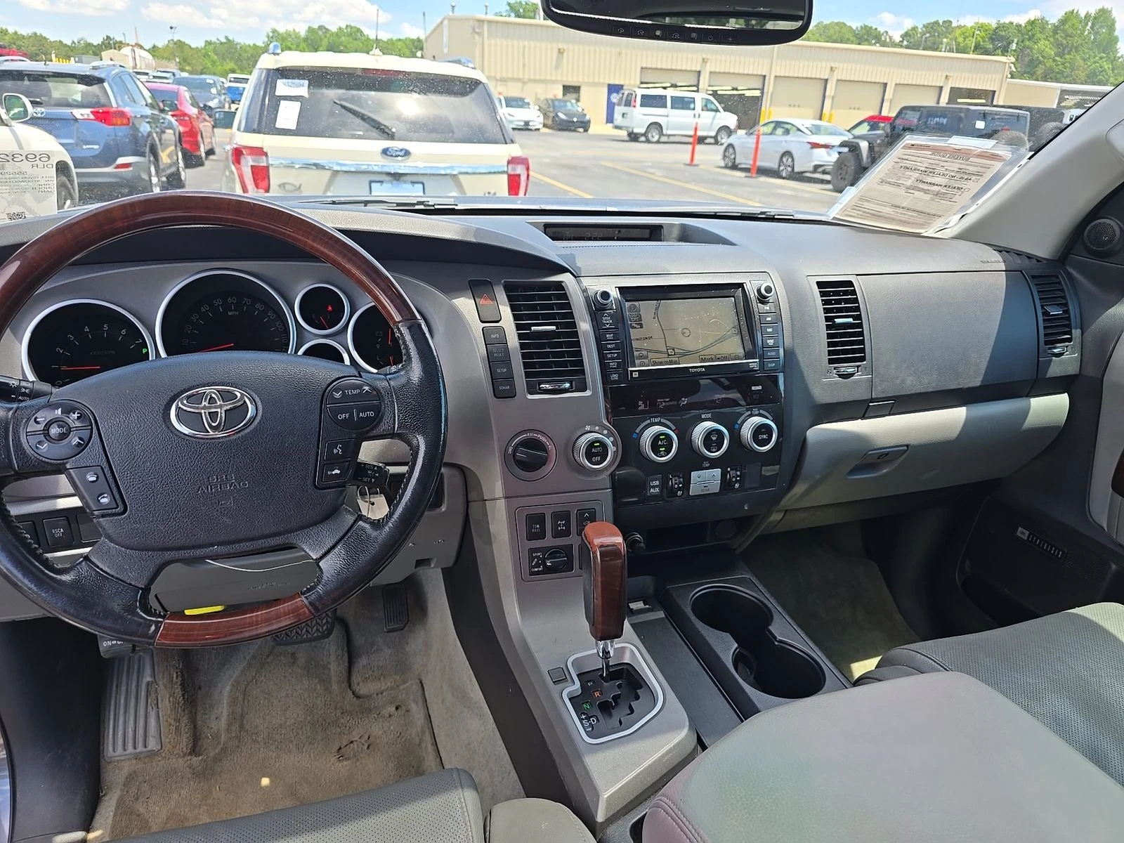 Toyota Sequoia Platinum 5.7 V8 4WD | Mobile.bg � ����������� 11
