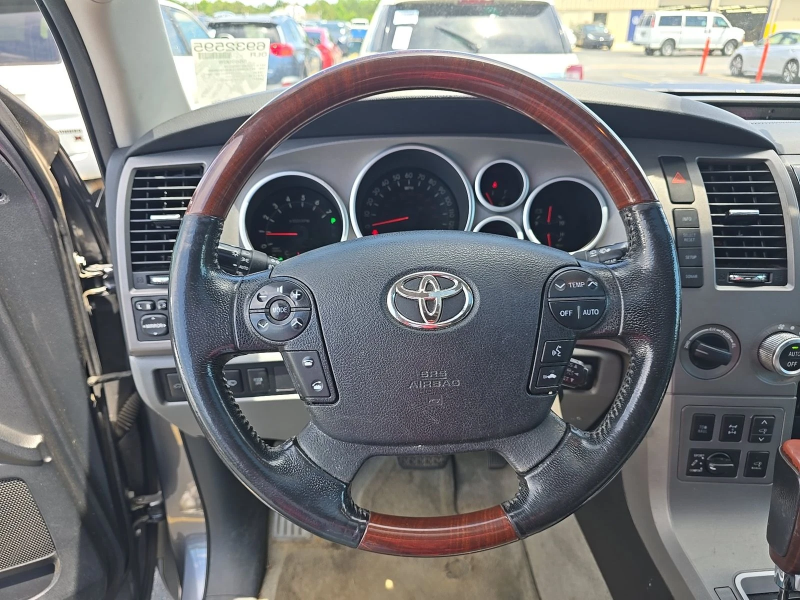 Toyota Sequoia Platinum 5.7 V8 4WD | Mobile.bg � ����������� 10