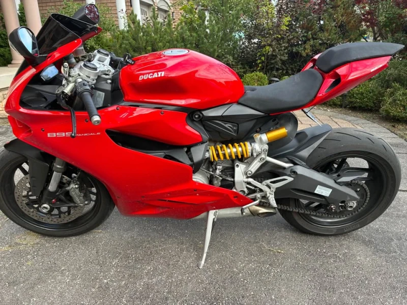 Ducati Panigale * 899* CARFAX * БЕЗ ПЪРВОНАЧАЛНА ВНОСКА, снимка 2 - Мотоциклети и мототехника - 52874078