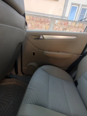 Mercedes-Benz B 180, снимка 5