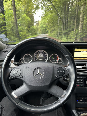 Mercedes-Benz E 200, снимка 10