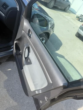 VW Golf - 3350 € / 6552.03 лв. - 21390669 17