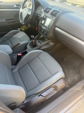 VW Golf - 3350 € / 6552.03 лв. - 21390669 9