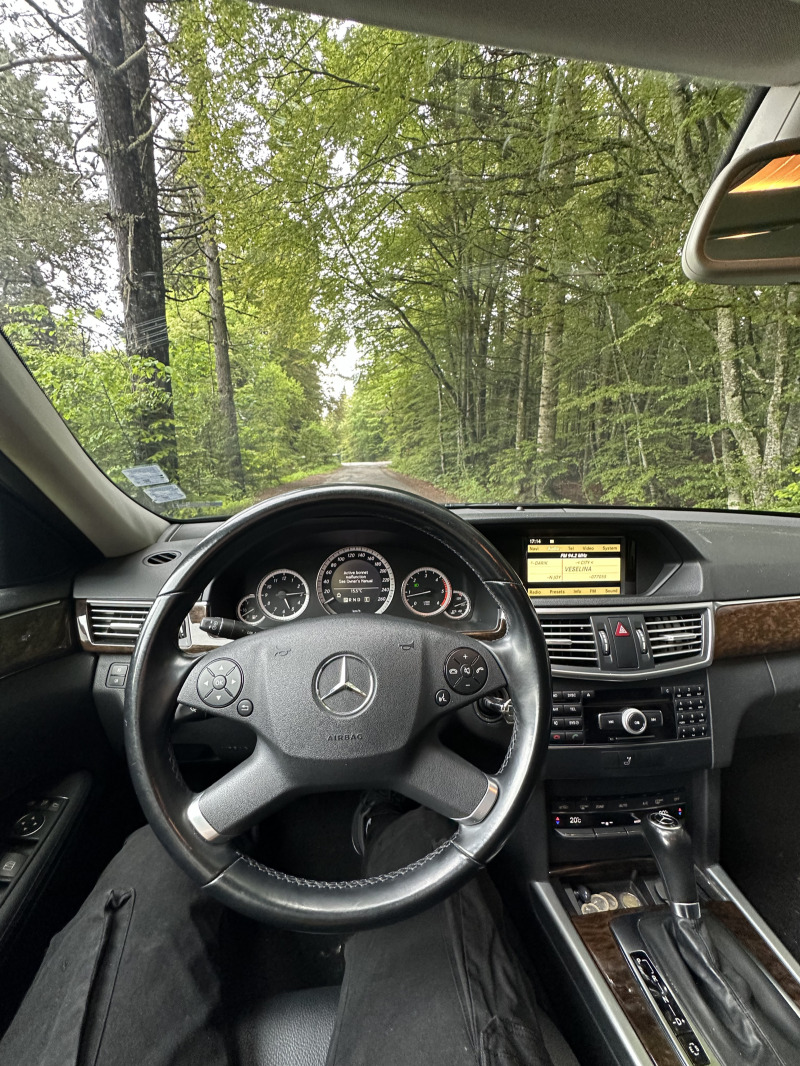 Mercedes-Benz E 200, снимка 6 - Автомобили и джипове - 45810378