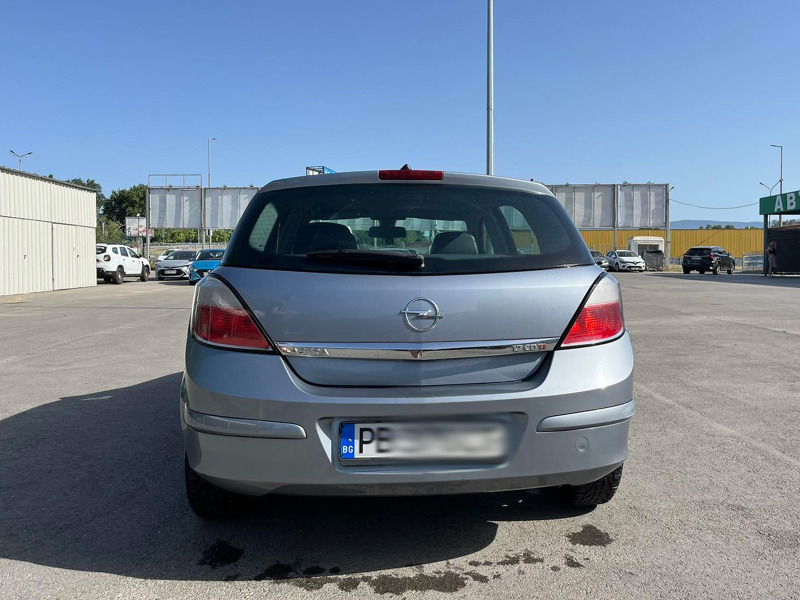 Opel Astra 1.7 CDTI, снимка 4 - Автомобили и джипове - 46335618