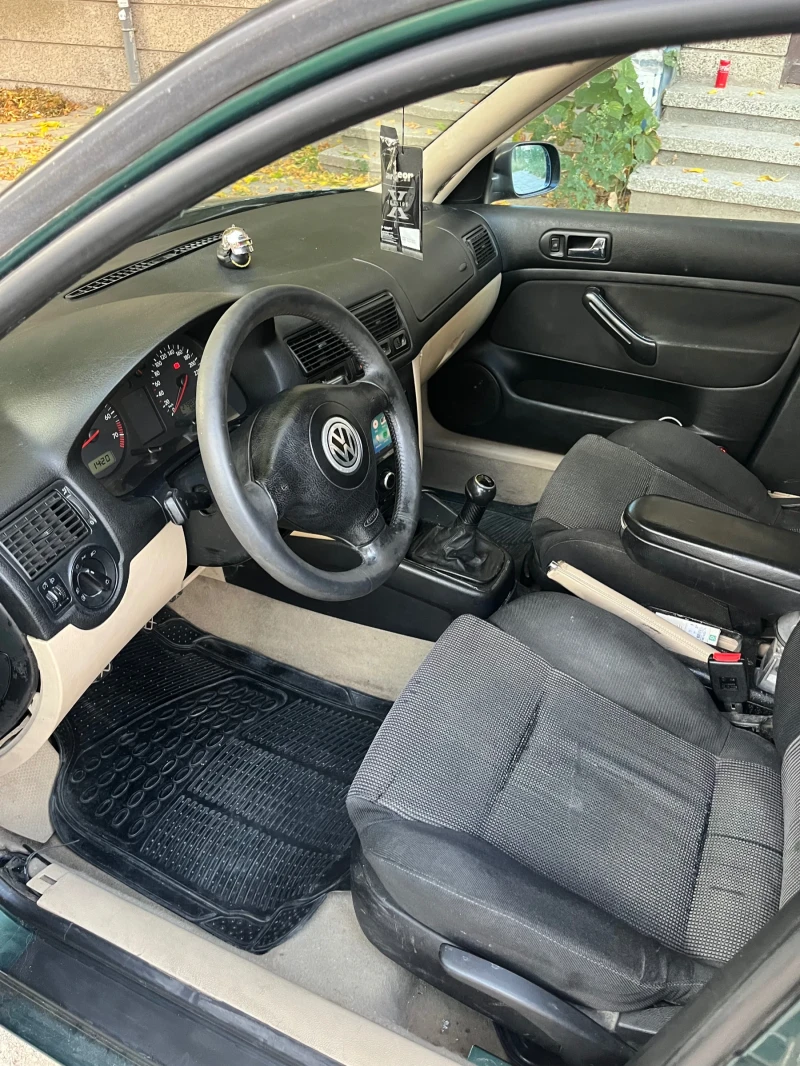 VW Golf 1.6 SR, снимка 6 - Автомобили и джипове - 47559300