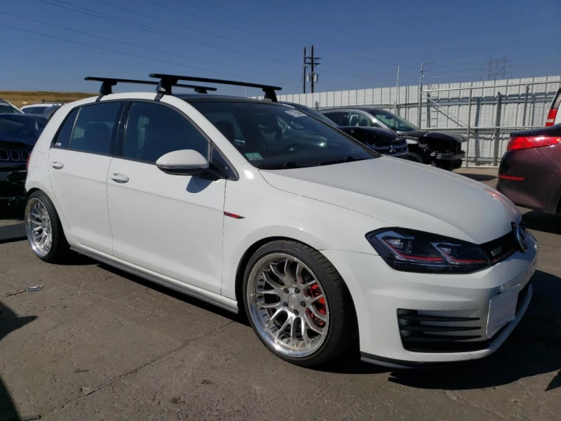 VW Golf GTI* Keyless* Подгрев* , снимка 4 - Автомобили и джипове - 48381438