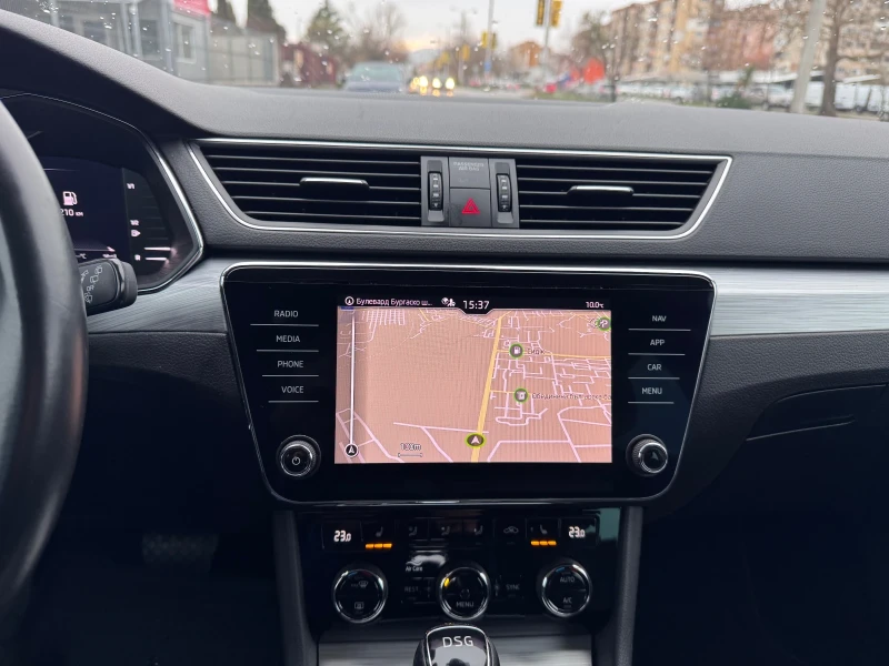 Skoda Superb 2.0TDI 150кс DSG * DIGITAL* DISTRONIC* LED* ПЕРФЕК, снимка 8 - Автомобили и джипове - 49531894