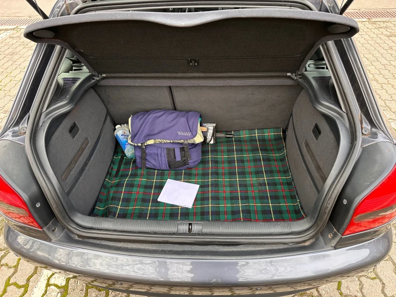 Audi A3 1.6i, снимка 11 - Автомобили и джипове - 52683141