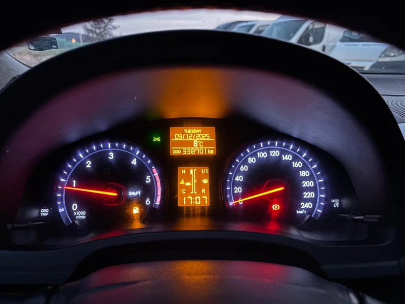 Toyota Avensis FACELIFT D4D, снимка 9 - Автомобили и джипове - 52712969