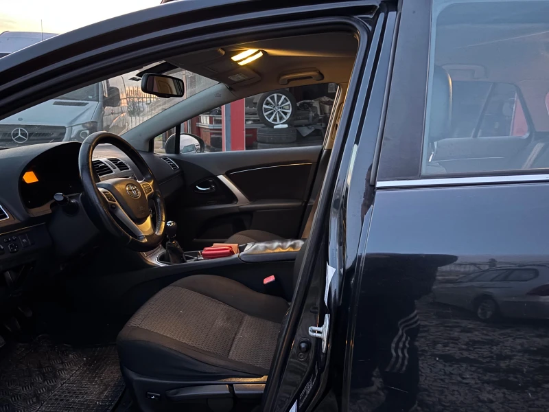 Toyota Avensis FACELIFT D4D, снимка 7 - Автомобили и джипове - 52712969