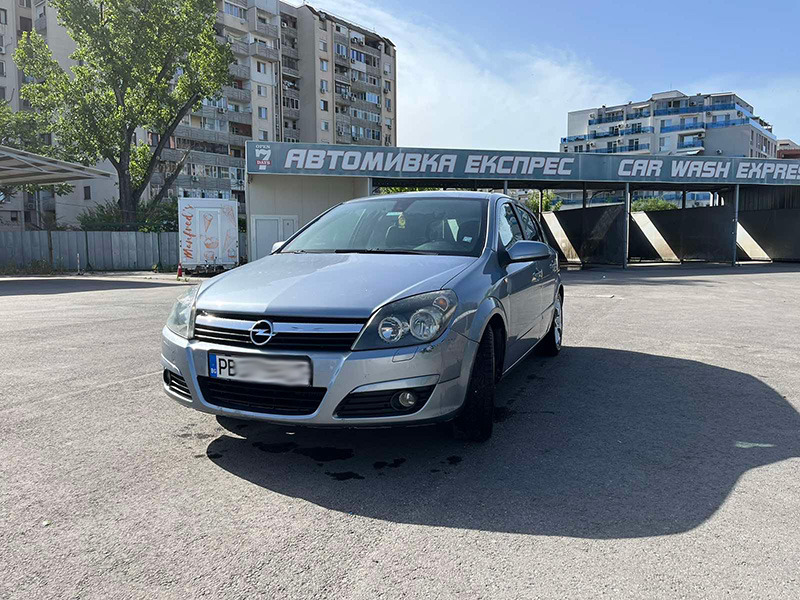 Opel Astra 1.7 CDTI, снимка 1 - Автомобили и джипове - 46335618