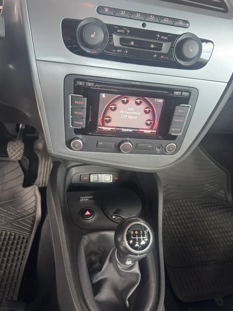 Seat Leon, снимка 7 - Автомобили и джипове - 54657056