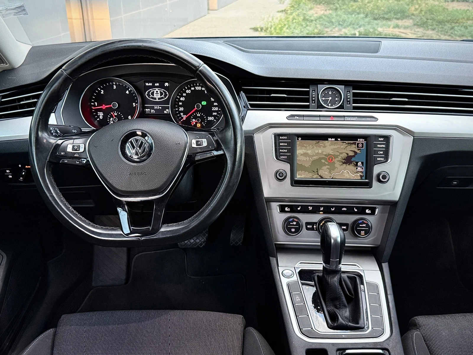 VW Passat 2.0TDI* DSG* DISTRONIC* МАСАЖ* ПОДГРЕВ - изображение 7