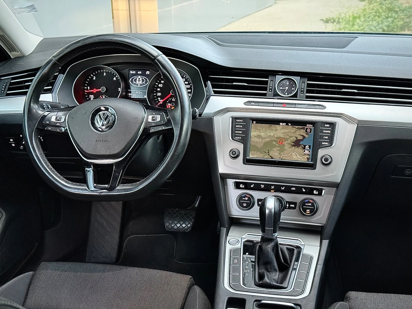 VW Passat 2.0TDI* DSG* DISTRONIC* МАСАЖ* ПОДГРЕВ - изображение 8