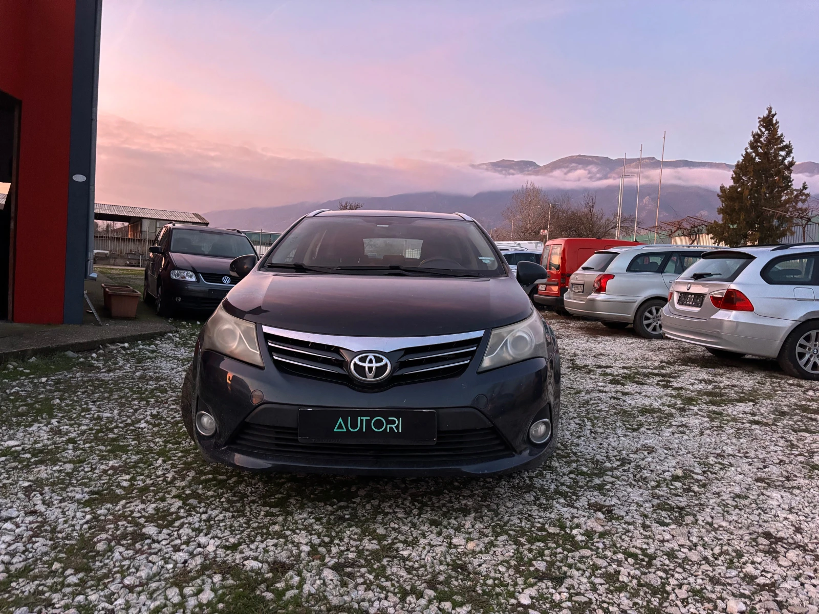 Toyota Avensis FACELIFT D4D - изображение 2