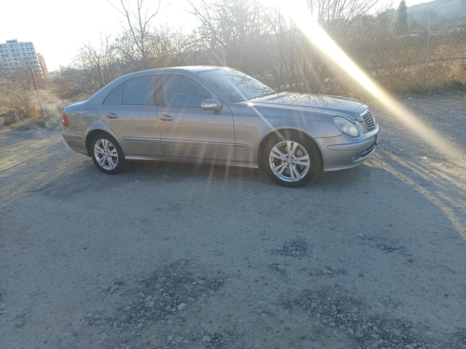 Mercedes-Benz E 500  - изображение 4