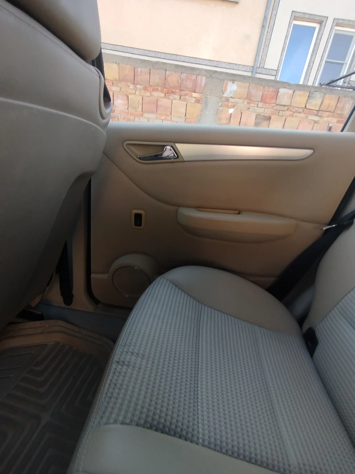 Mercedes-Benz B 180, снимка 5 - Автомобили и джипове - 53843762