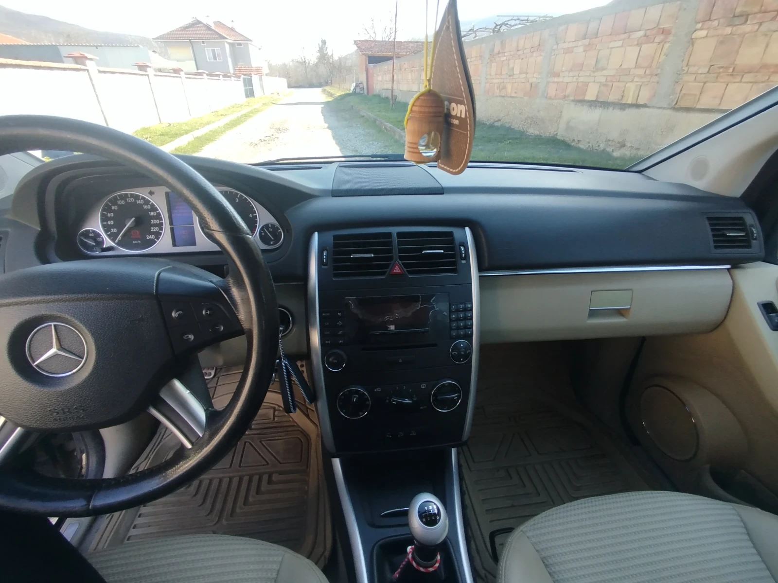 Mercedes-Benz B 180, снимка 8 - Автомобили и джипове - 53843762