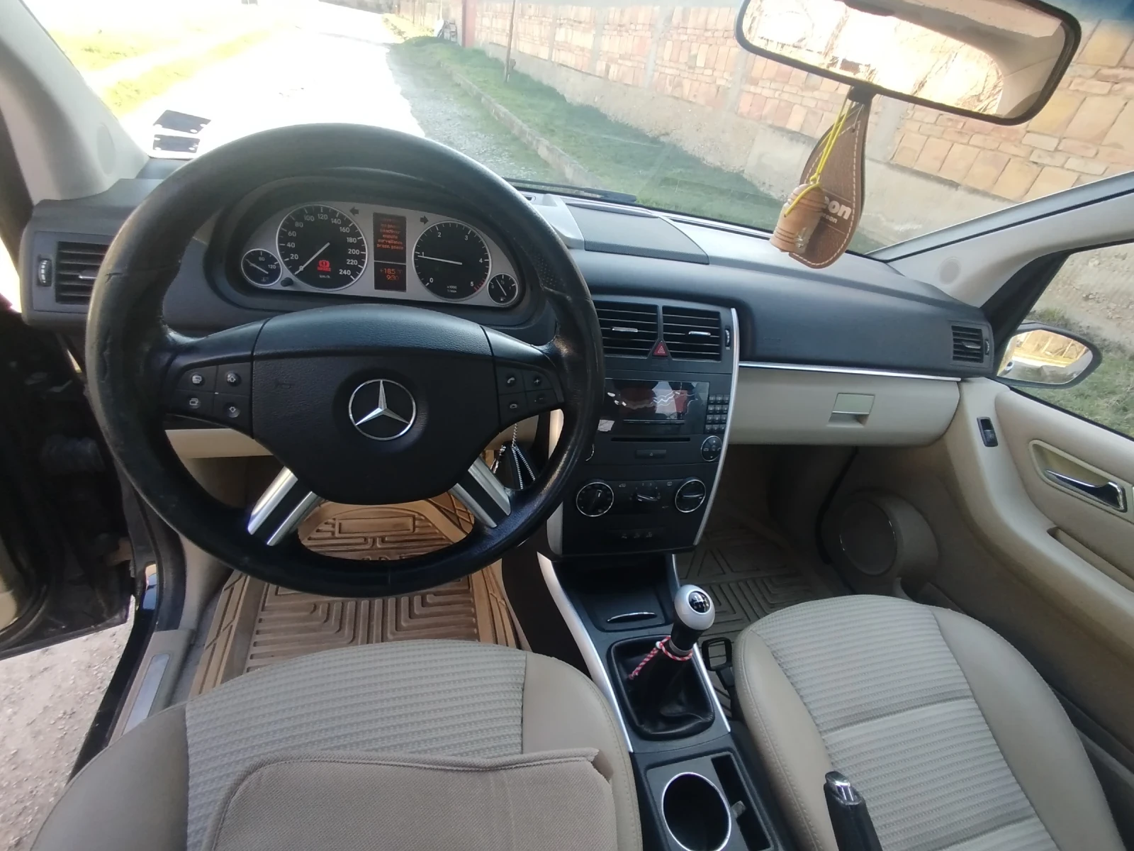 Mercedes-Benz B 180, снимка 7 - Автомобили и джипове - 53843762