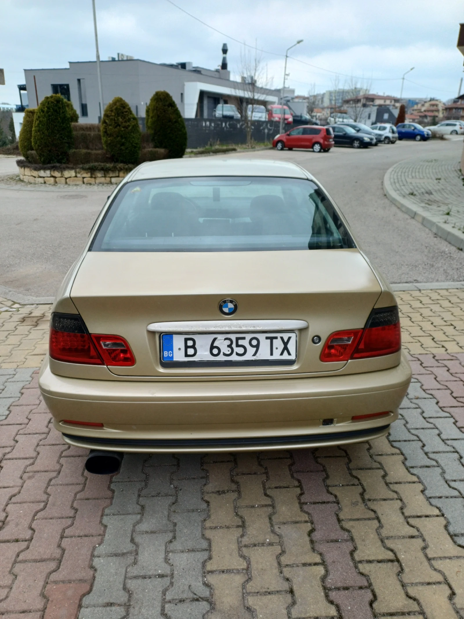BMW 320, снимка 7 - Автомобили и джипове - 53913173