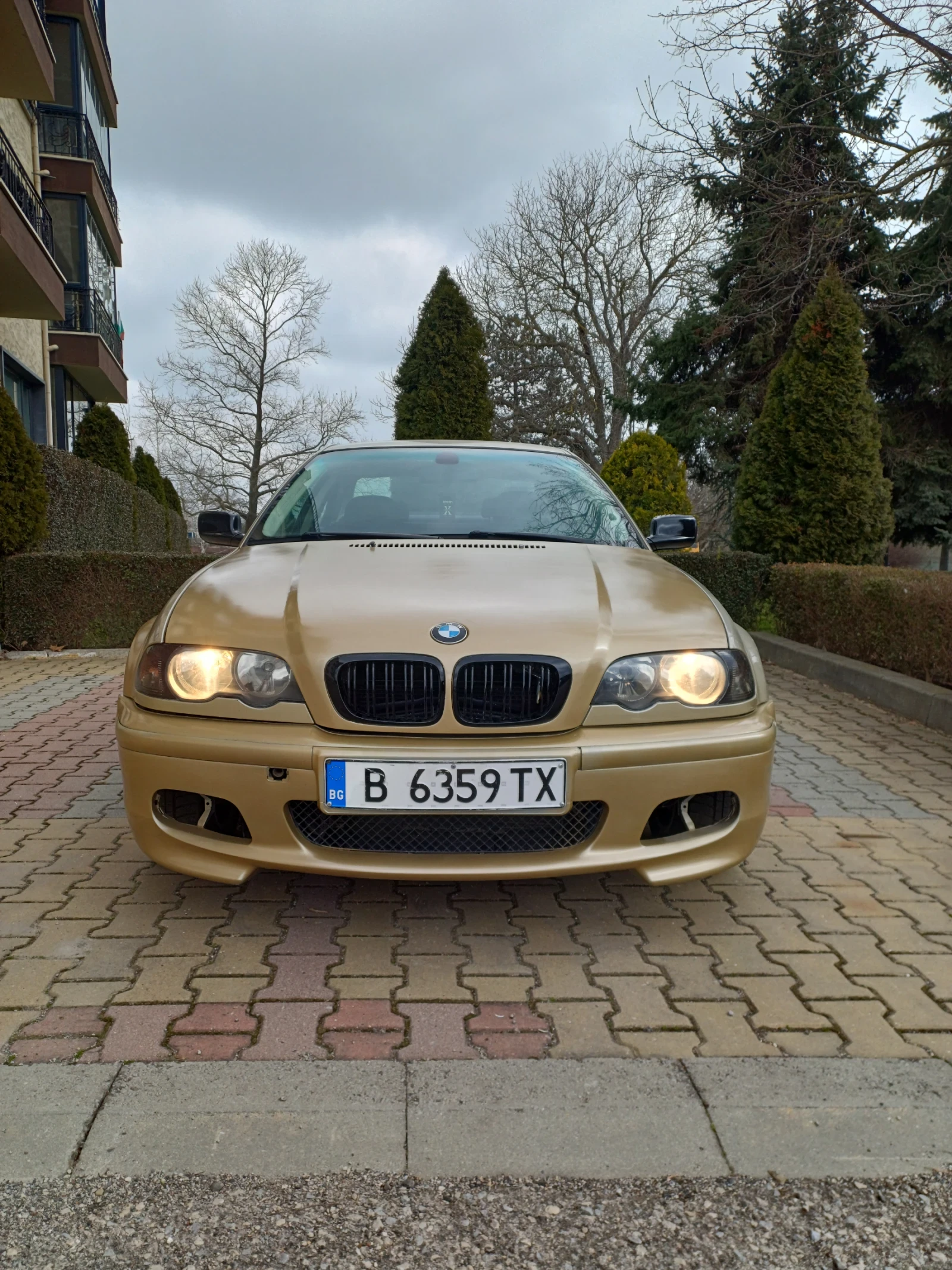 BMW 320, снимка 8 - Автомобили и джипове - 53913173