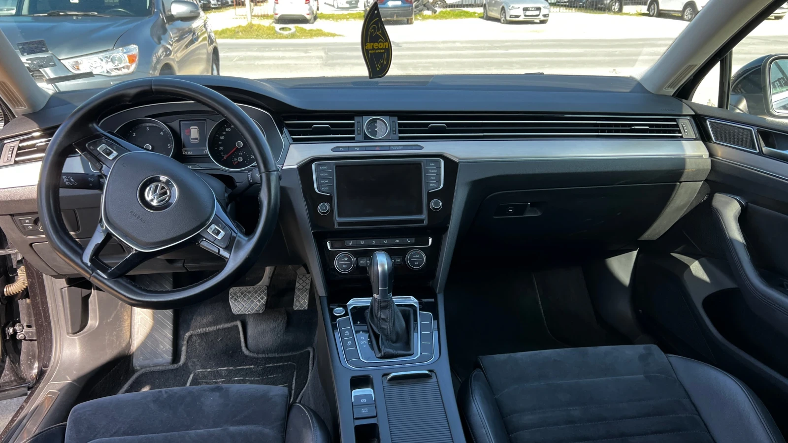 VW Passat 2, 0 TDI HIGHLINE, снимка 11 - Автомобили и джипове - 54065234