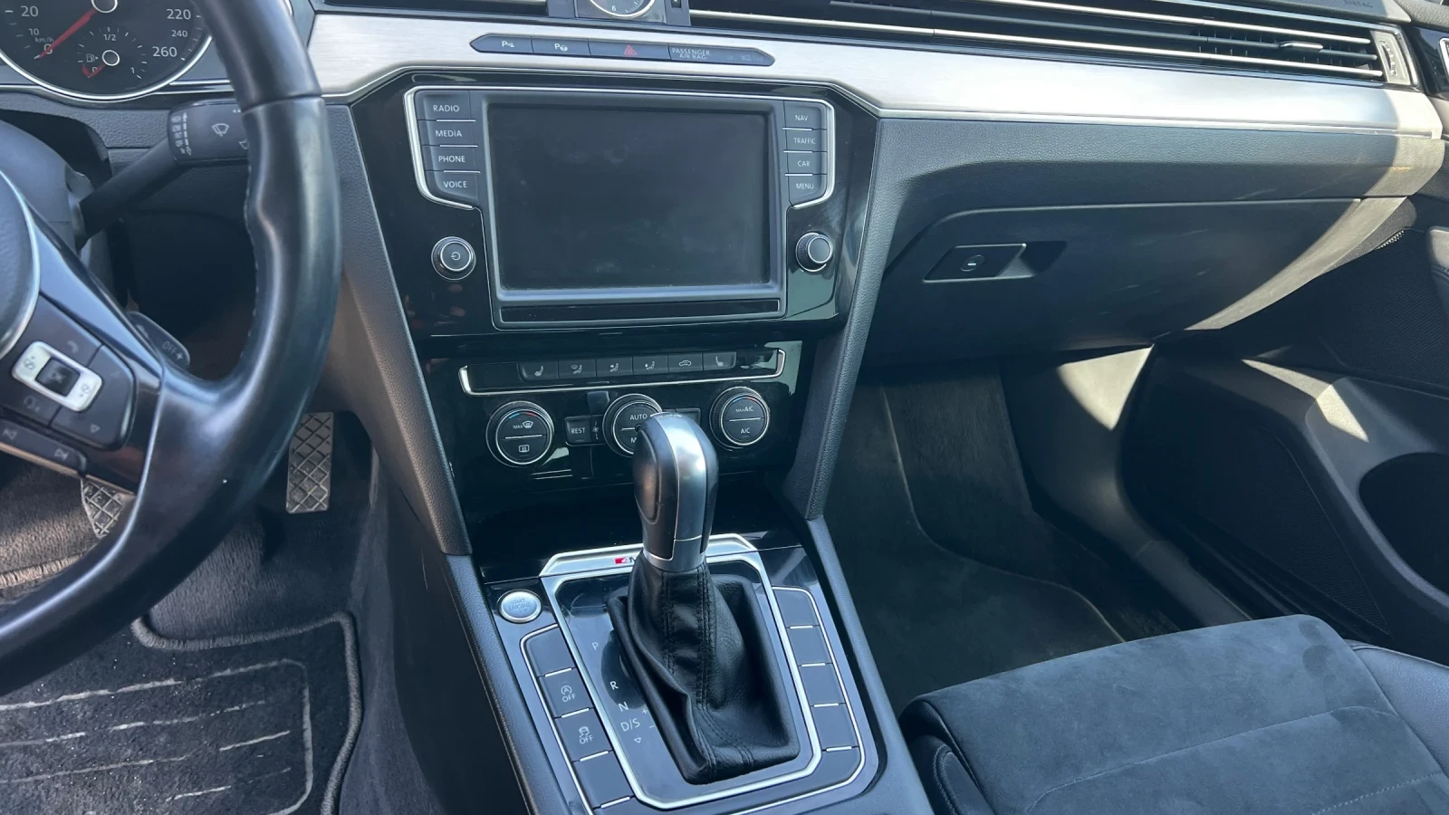 VW Passat 2, 0 TDI HIGHLINE, снимка 6 - Автомобили и джипове - 54065234