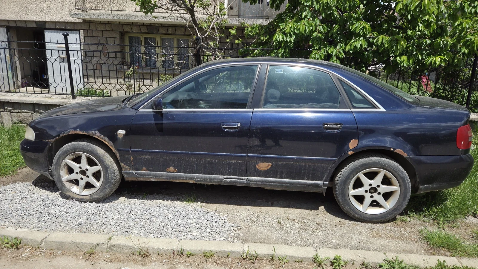 Audi A4 1.9 tdi 110к.с НА ЧАСТИ-МОЖЕ И ЦЯЛО, снимка 5 - Автомобили и джипове - 54519595