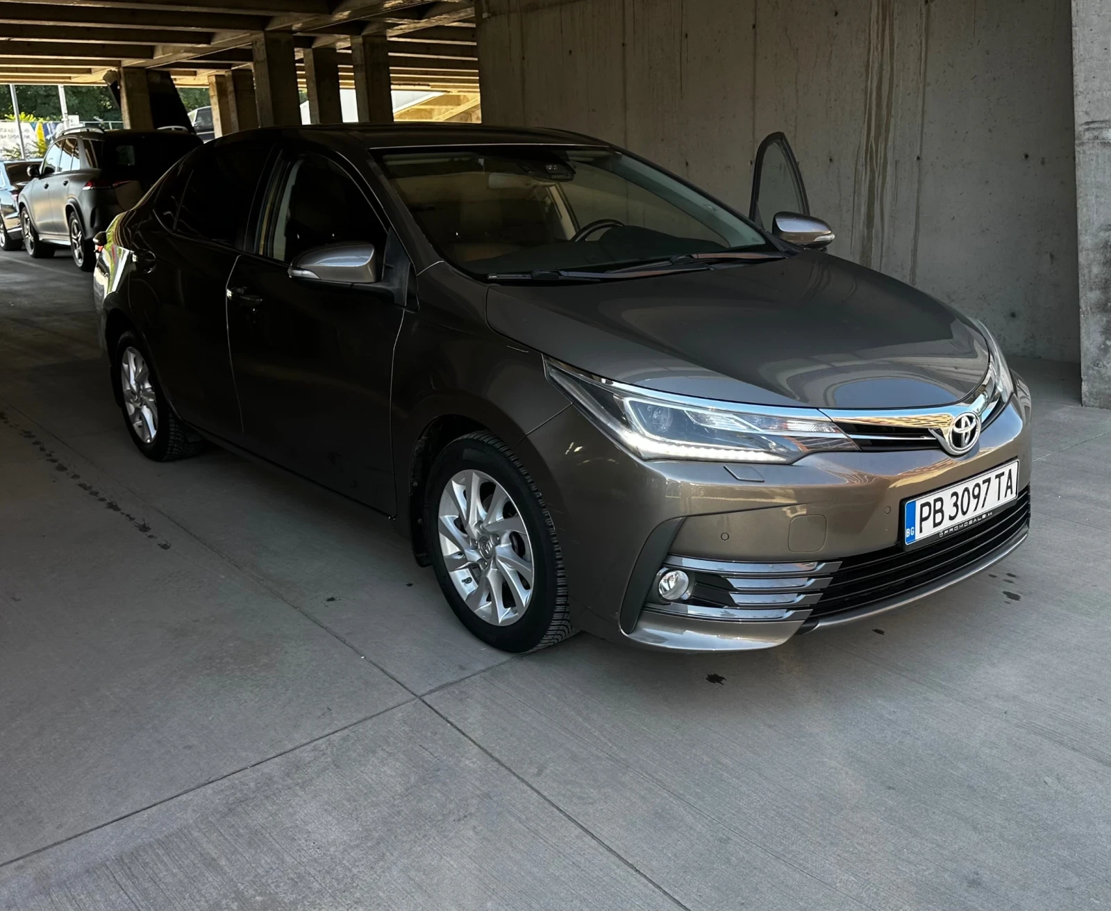 Toyota Corolla | Mobile.bg � ����������� 8
