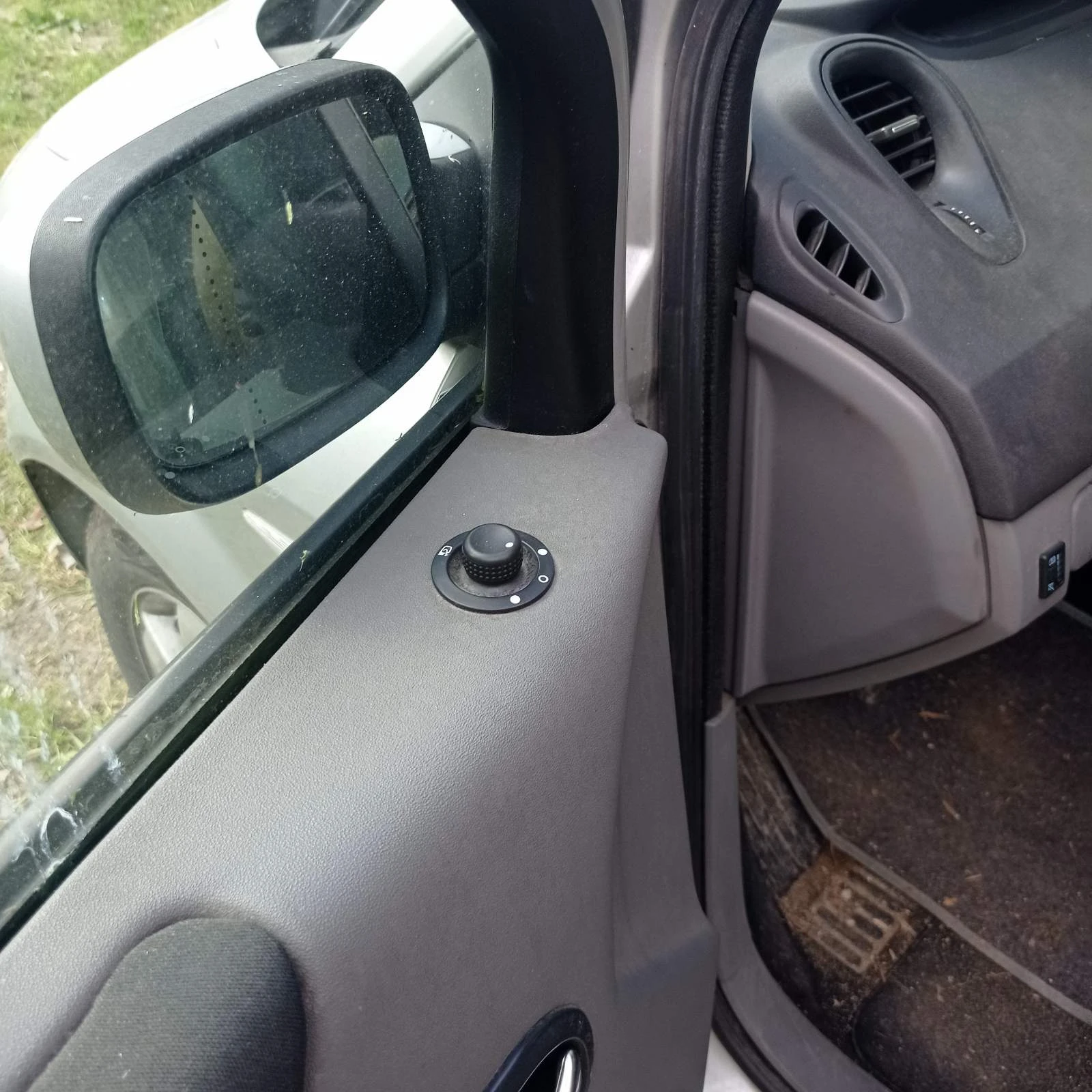 Renault Scenic, снимка 4 - Автомобили и джипове - 54562313