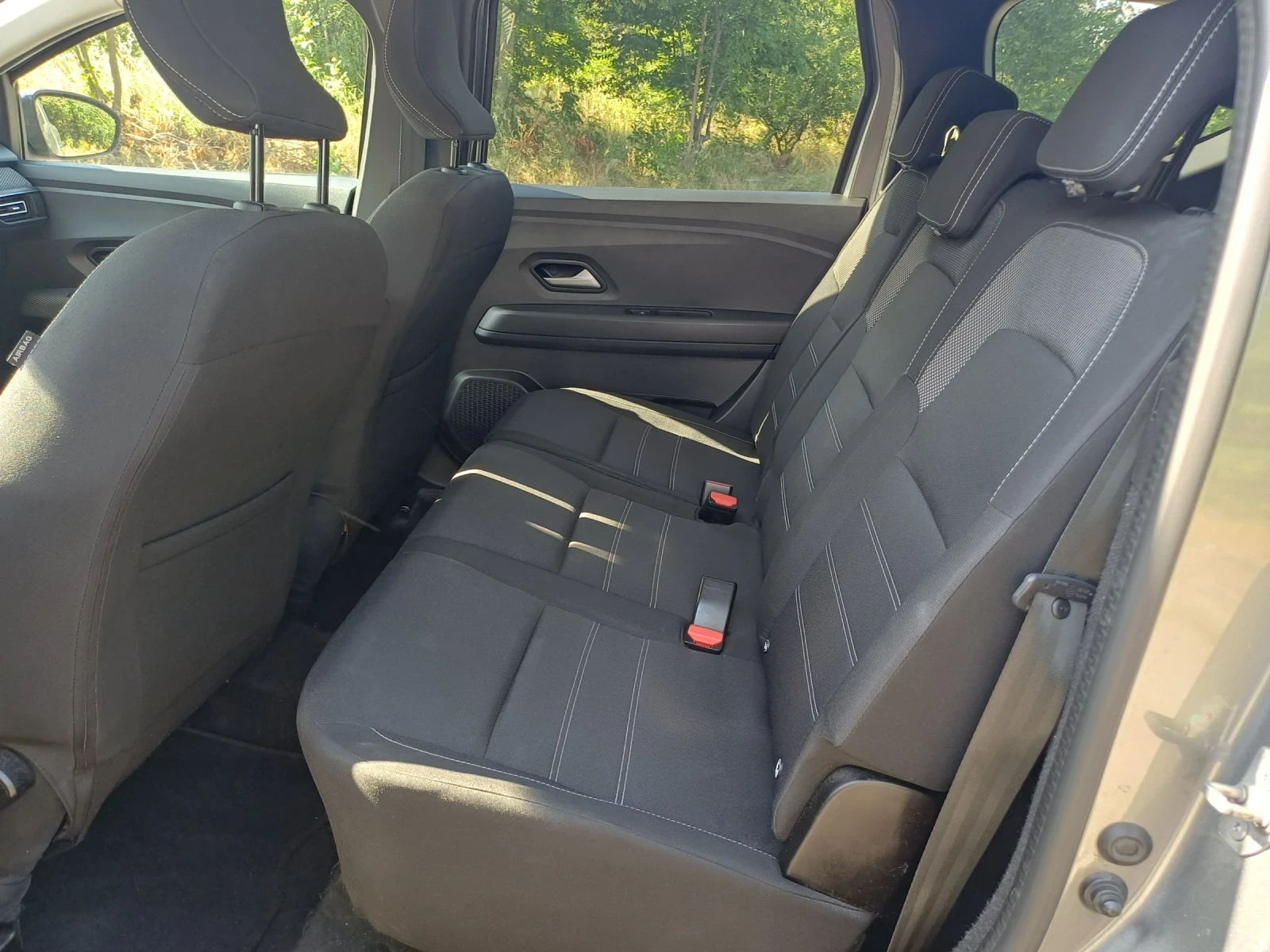 Dacia Jogger 1.0 i GPL, снимка 10 - Автомобили и джипове - 55091651