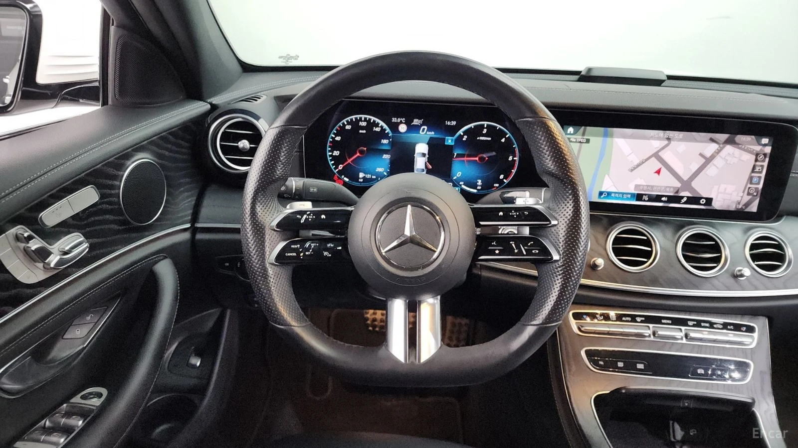 Mercedes-Benz E 220 ПАМЕТ* 360 КАМЕРА* HEADUP* ДИСТРОНИК* , снимка 14 - Автомобили и джипове - 55459742