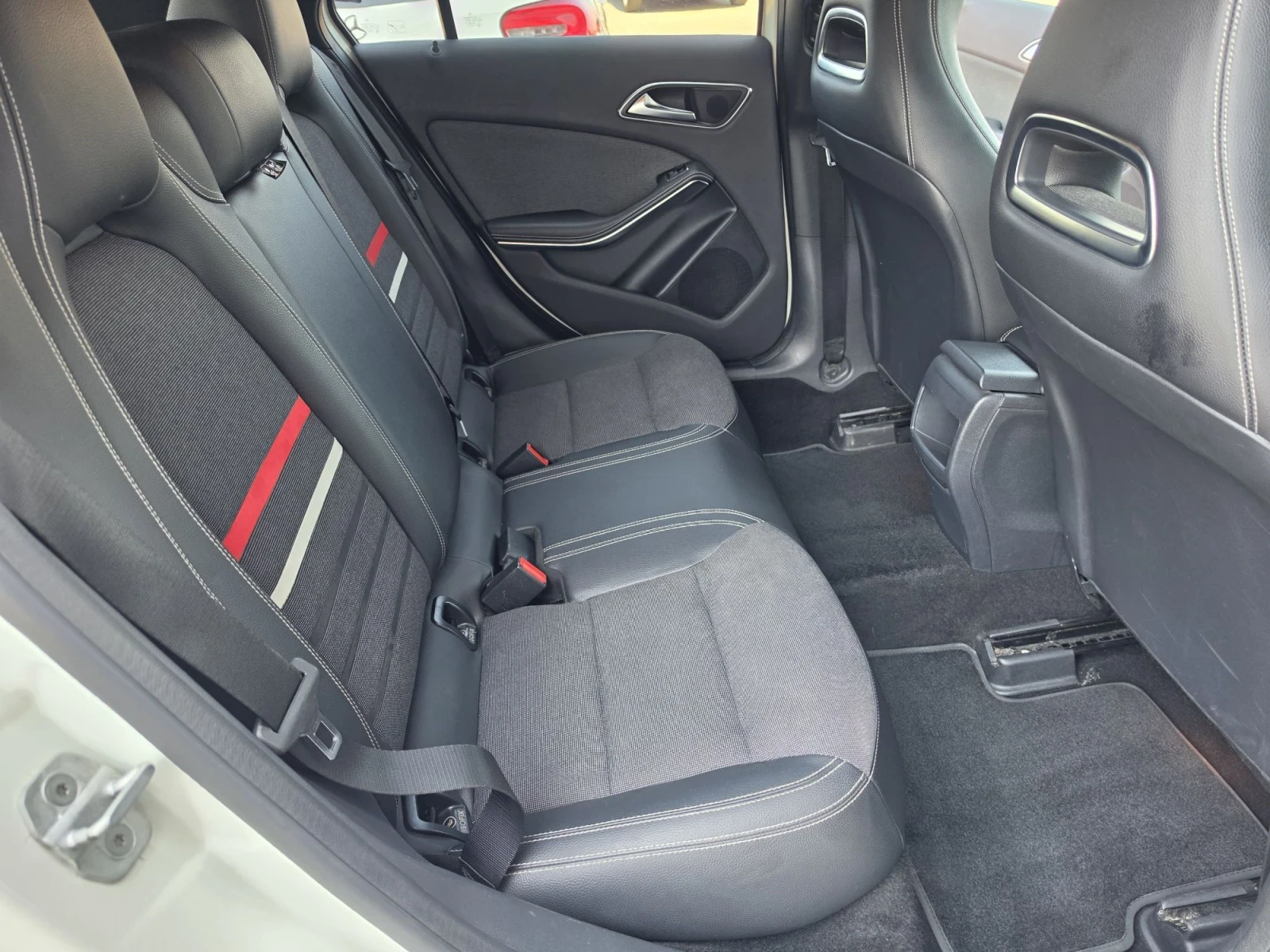 Mercedes-Benz A 180 1.6, снимка 12 - Автомобили и джипове - 55739277