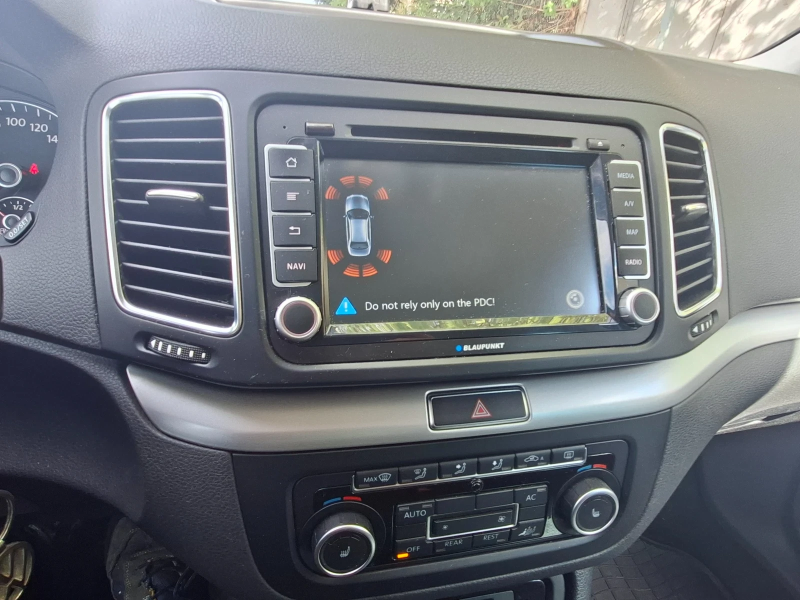 VW Sharan, снимка 17 - Автомобили и джипове - 56309600