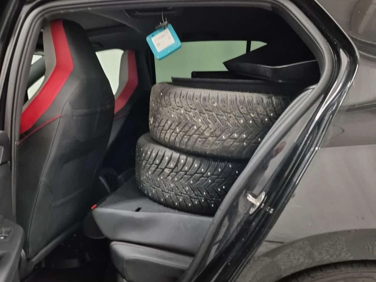 VW Golf GTI * PERFORMANCE * CARFAX * , снимка 10 - Автомобили и джипове - 56718677